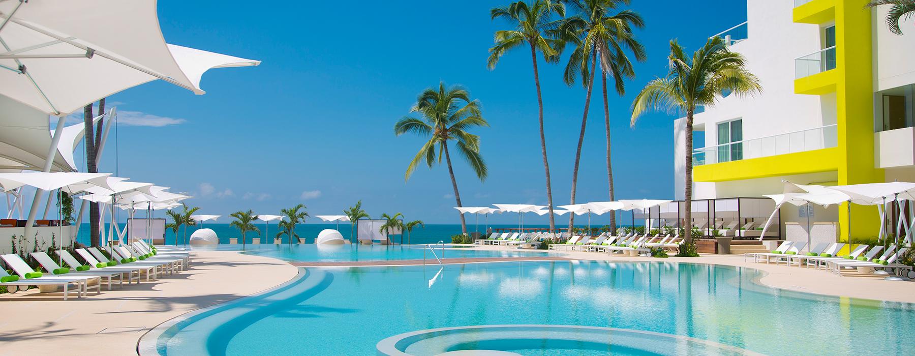 Krystal Grand® Puerto Vallarta Krystal Grand® Puerto Vallarta